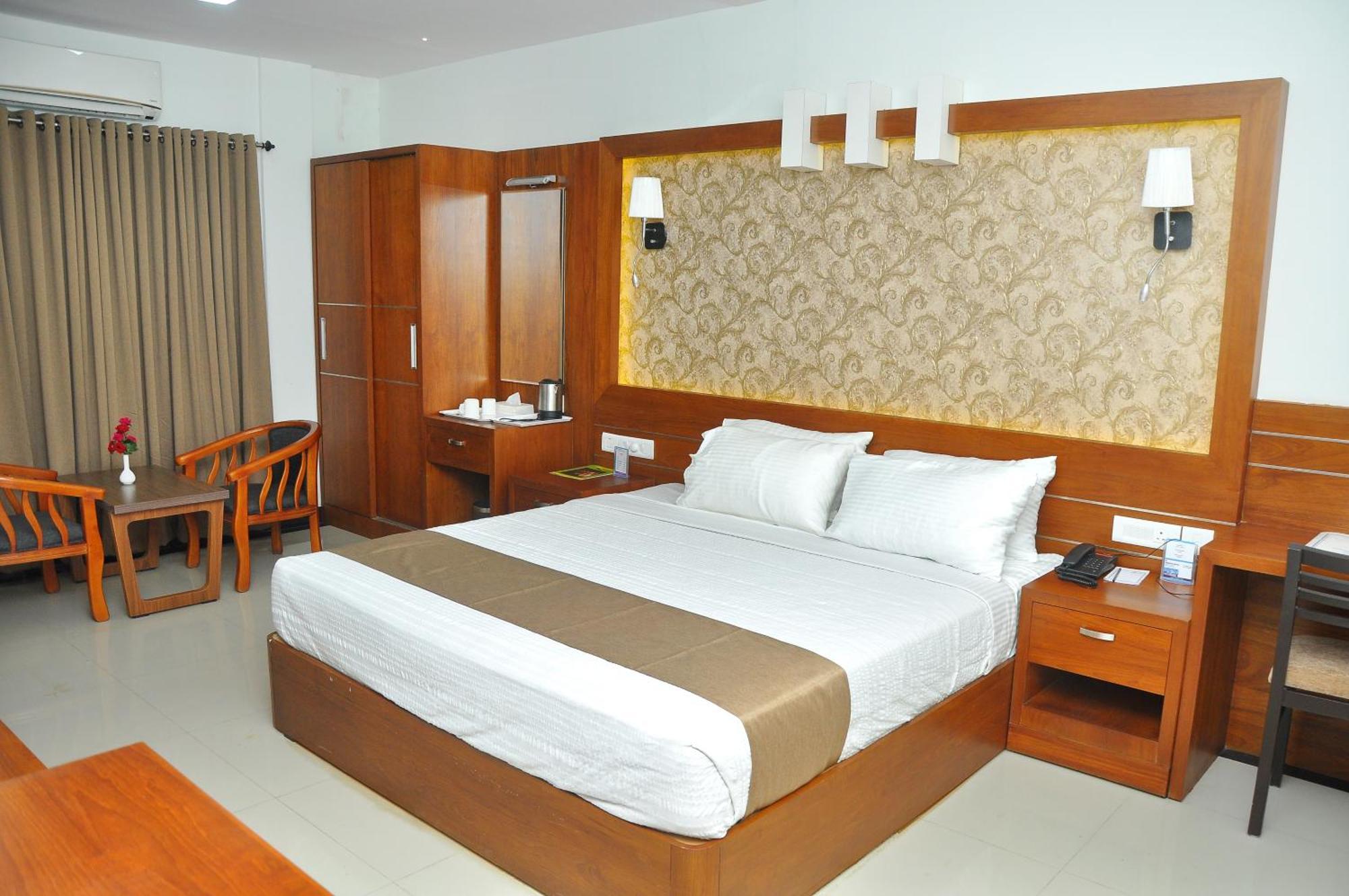 Kallada Mamatha Motels Kunnamkulam Buitenkant foto